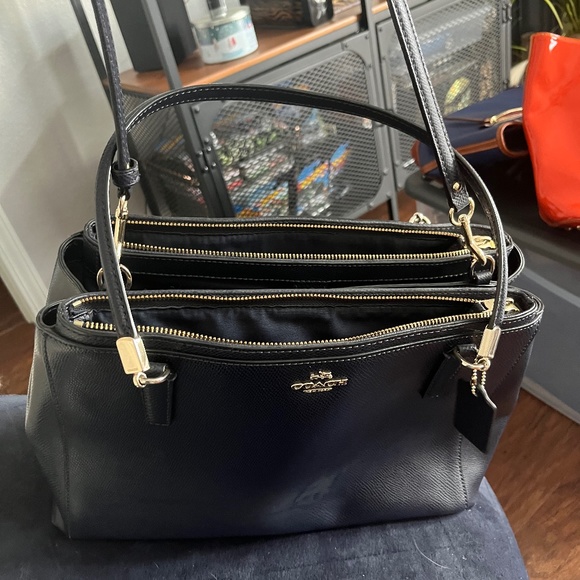 Coach shoulder bag - Picture 1 of 2